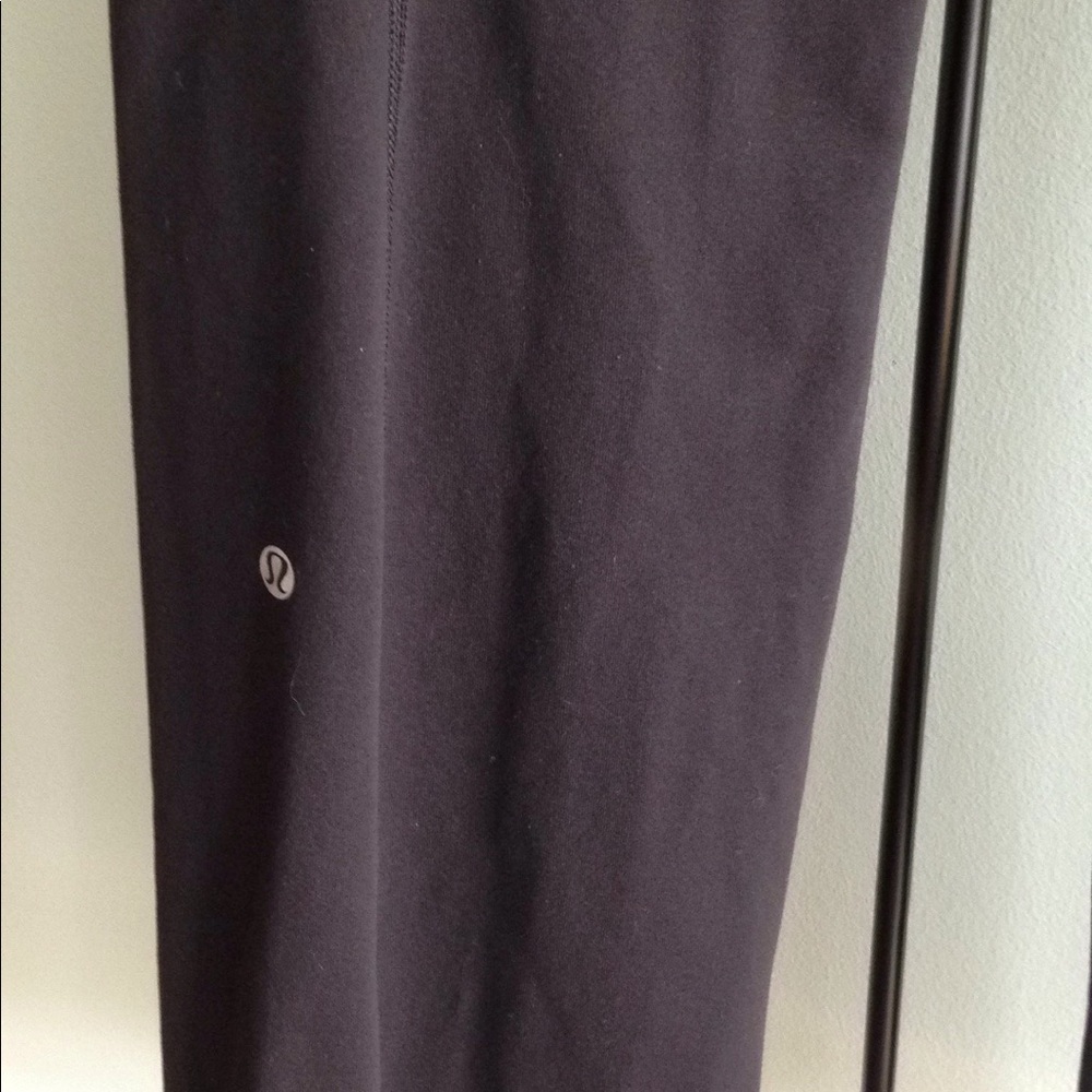 LULULEMON
REVERSIBLE FLARE PANTS - Picture 5 of 5